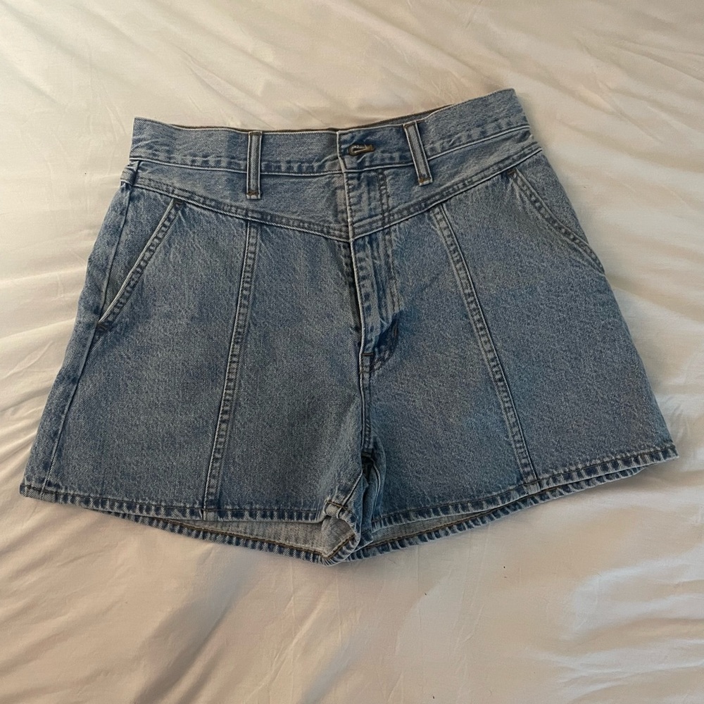 Madewell Denim Yoke Shorts in Verner Wash Size 27